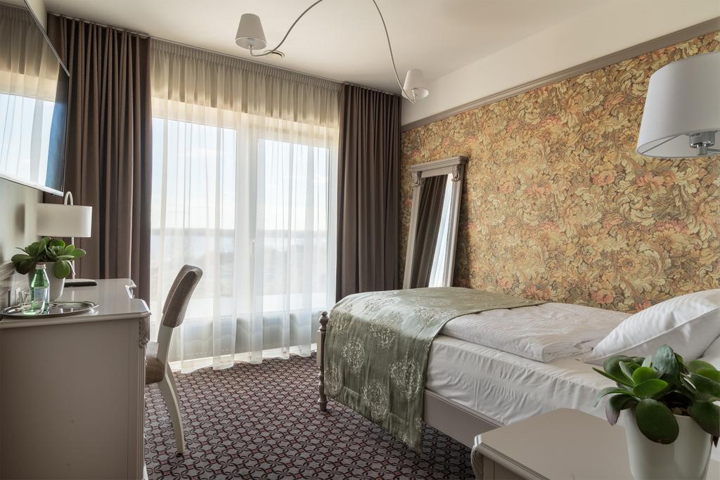 Hotel Sinchronas Telšiai Zewnętrze zdjęcie