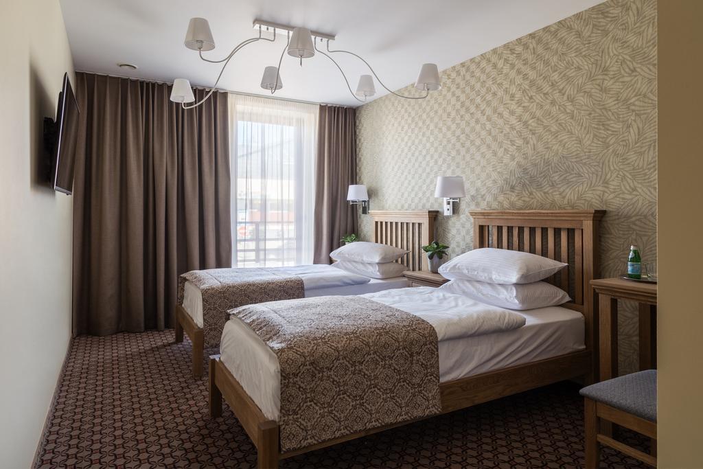 Hotel Sinchronas Telšiai Zewnętrze zdjęcie